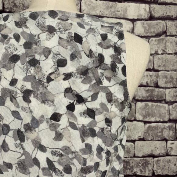 Halogen Gray & White Sleeveless Blouse - Picture 7 of 9